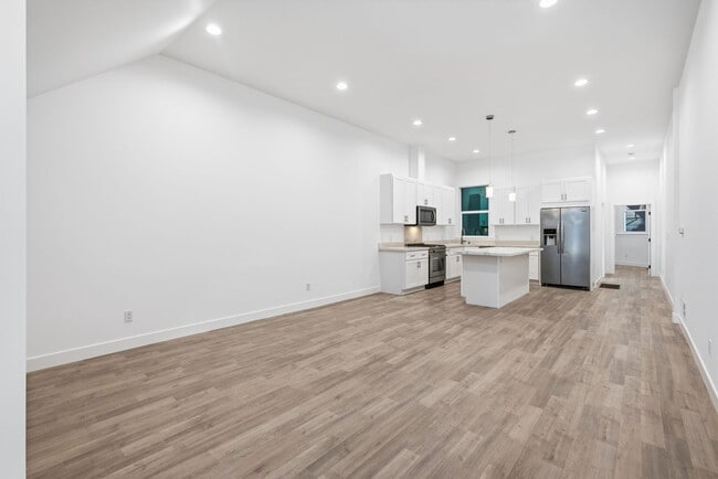 Photo - 1549 California St Unit A