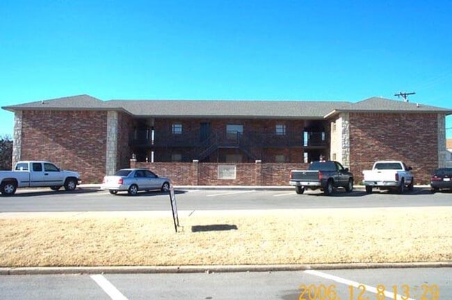 Building Photo - 301 Custer St Rental