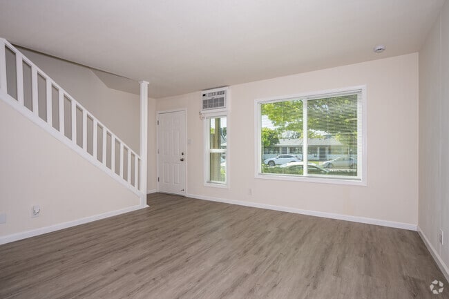 2BR, 1.5BA - 1,010SF - Living Room