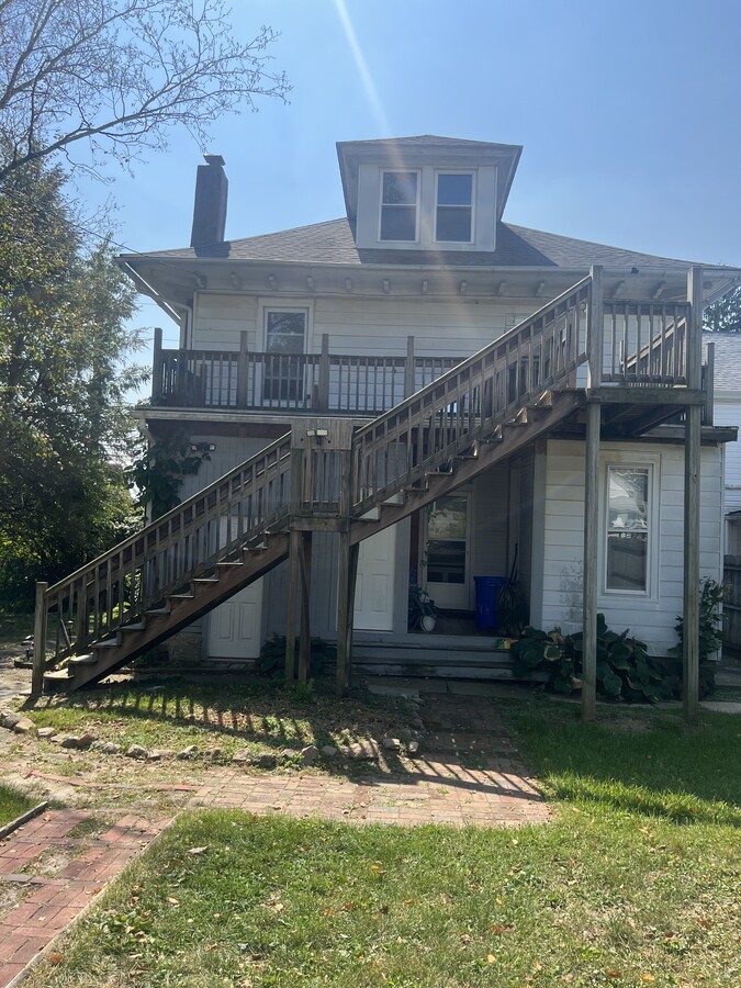 Photo - 3505 St Lawrence Ave Unit 3