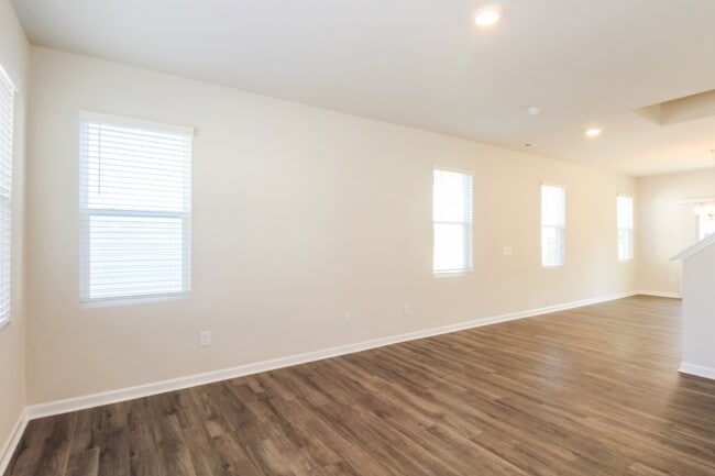 Photo - 1532 Corbett St