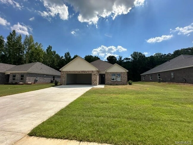 Photo - 220 Laila Wy