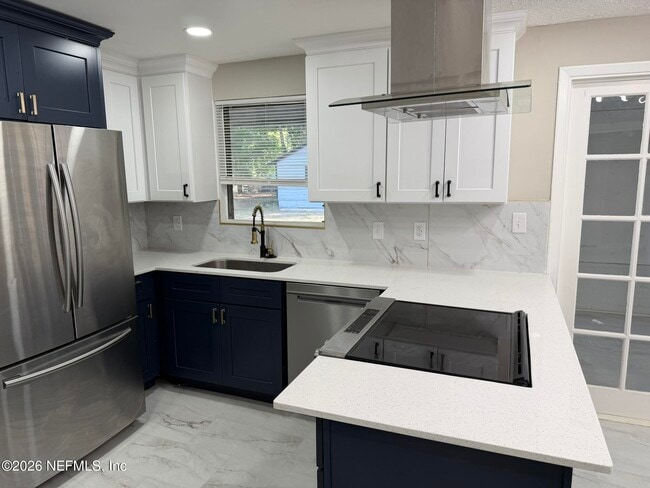 Photo - 85064 Radio Ave