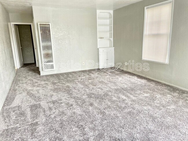 Building Photo - 1056 Taylor Ave Rental