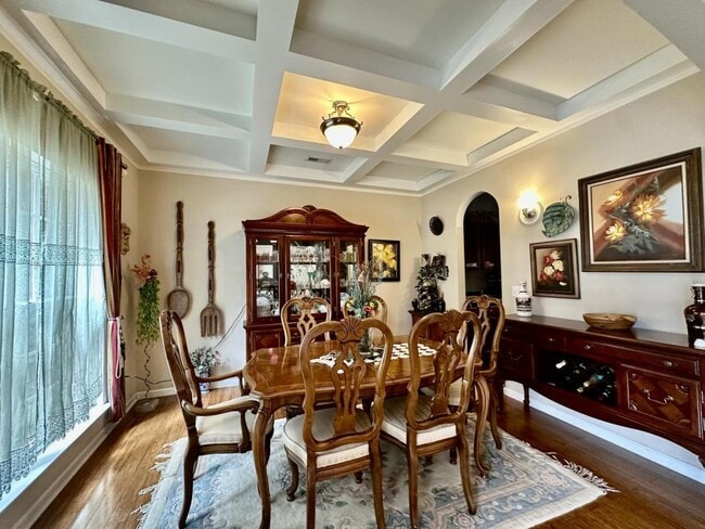 Photo - 1913 Thorn Crest Dr