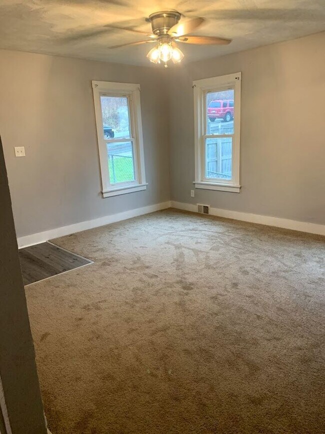 Photo - Completely Updated 3 Bed, 1 Bath Home in H...