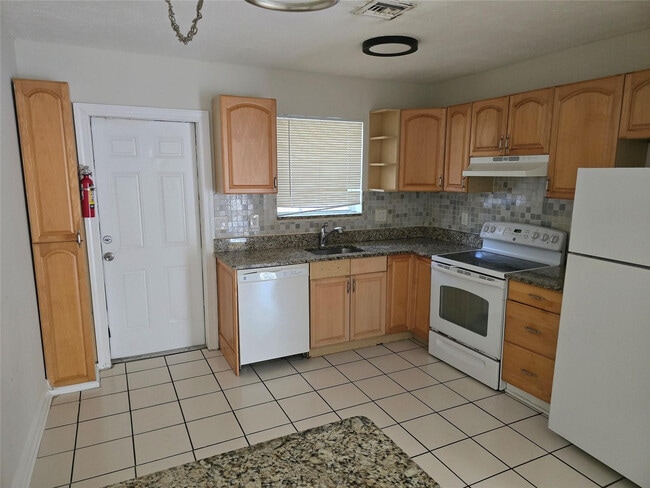 Photo - 807 W Las Olas Blvd