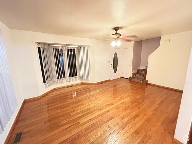 Building Photo - 2442 S 3rd Ave Rental