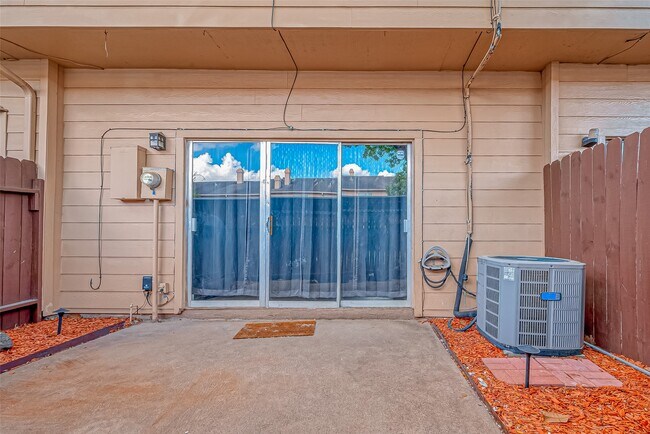 Photo - 7700 Creekbend Dr