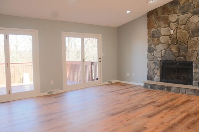 living room - 200 W Ingomar Rd