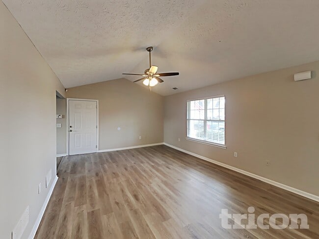 Photo - 98 Pin Oak Ct