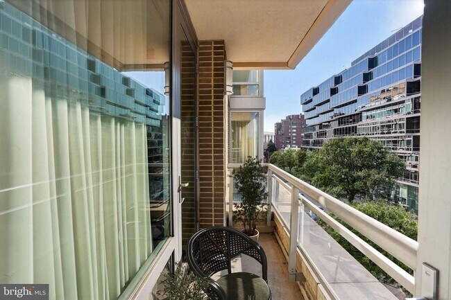 Photo - 1155 23rd St NW Unit 5D