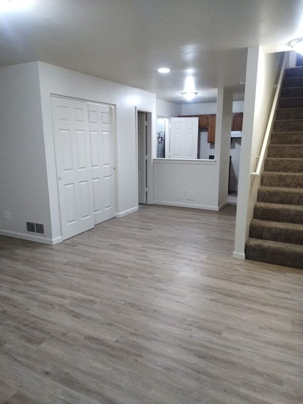 Photo - 619 Palisades Dr Apartments
