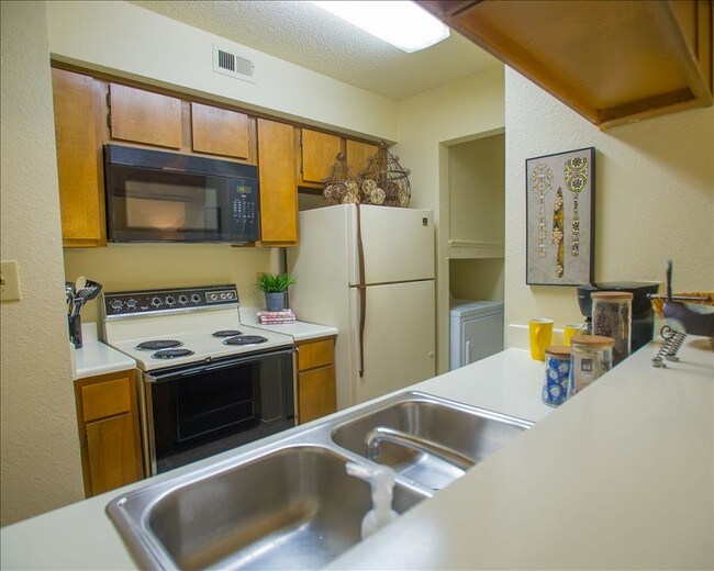 Creekwood Apartments