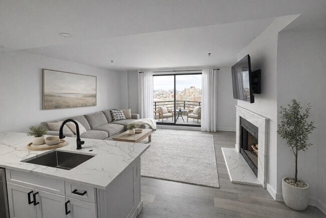 Building Photo - 390 Commonwealth Ave Unit 809