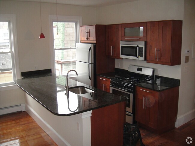 Building Photo - Mission Hill 3-Bed Rental