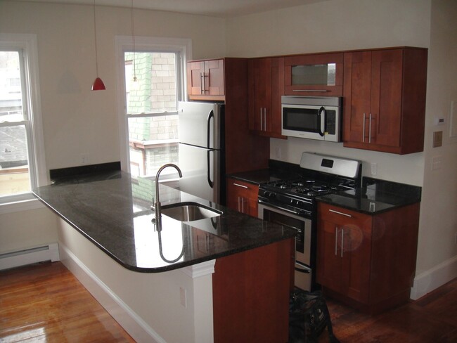 Mission Hill 3-Bed - Mission Hill 3-Bed Condo