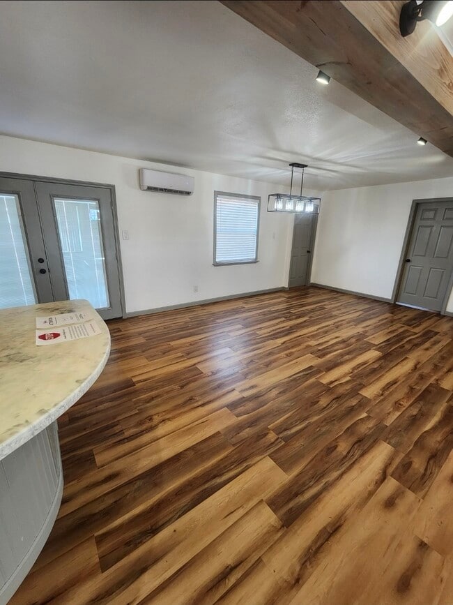 Photo - 4706 Bowie Dr