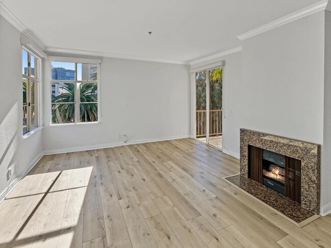 Photo - 211 California Ave Unit 404