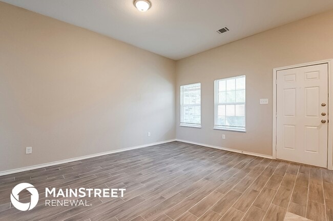 Photo - 629 Green Mound Dr