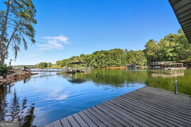 Photo - Luxury Lakefront Retreat – Fully Furnished...