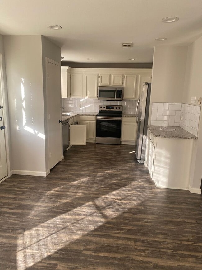 Photo - 318 Spanish Moss Dr