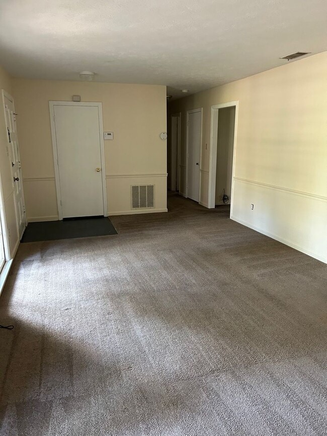 Photo - Southside Savannah -Windsor Forest West