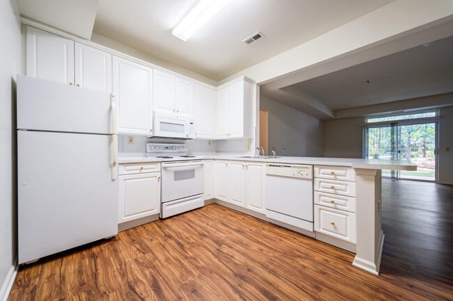 Fox Ridge and Lakeview Park Apartments