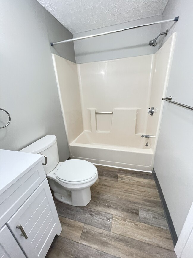 Photo - 6 Pin Oak Dr