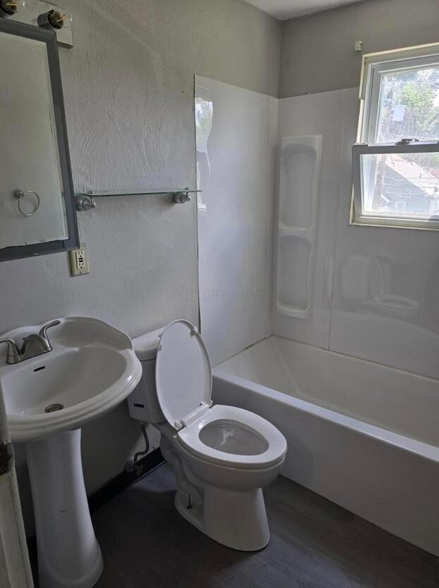 Photo - 2171 Amherst Ave