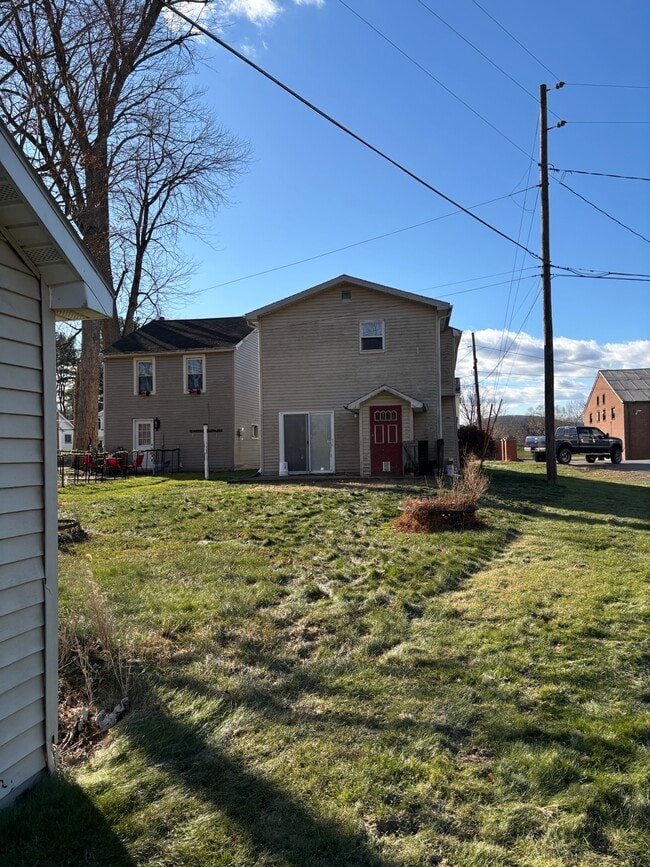 Photo - 579 W Mahoning St