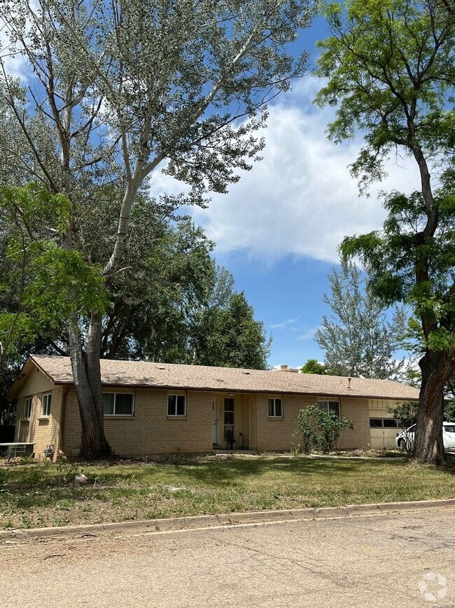 Building Photo - Charming 1 Level House 3 Bed, 2 Bath with ...