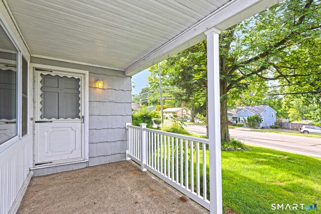 52-54-54 Pond Point Ave