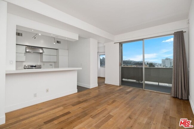 Photo - 7250 Franklin Ave Unidad 511