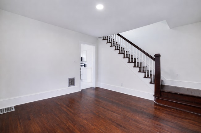 Photo - 512 Brown St