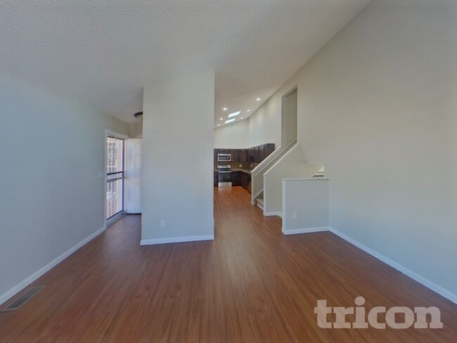 Photo - 3015 Moonbeam Cir N