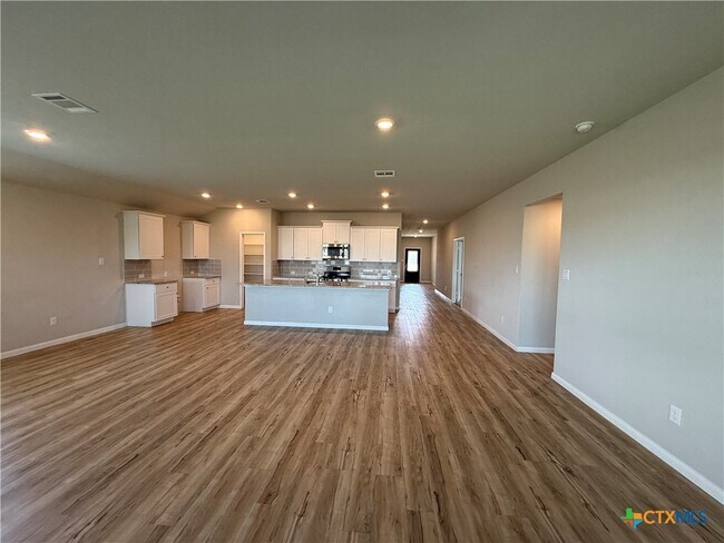 Photo - 554 Blue Stem Rd