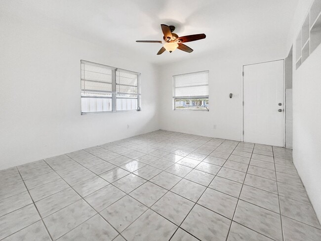 Photo - Ideal/Centrally Located 2 bed 1 Bath House in St Pete