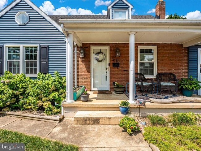 Photo - 413 Pangborn Blvd