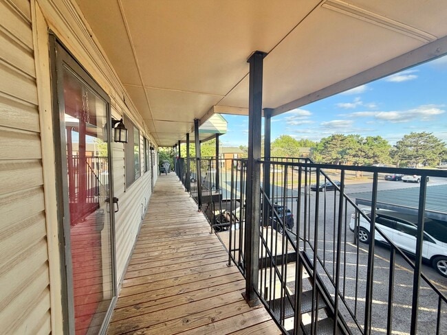 Photo - 1 bedroom - 1 bath Kentucky Pine Apartments - Unit 5801G Unit 5801G