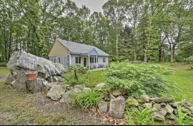 Building Photo - 1857 Division Rd