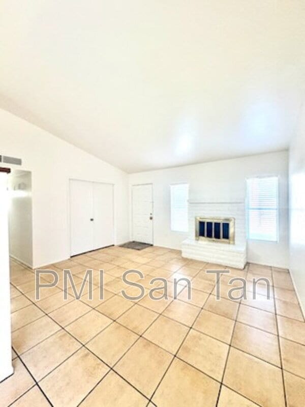 Building Photo - 10 W Concorda Dr Unit #102 Rental