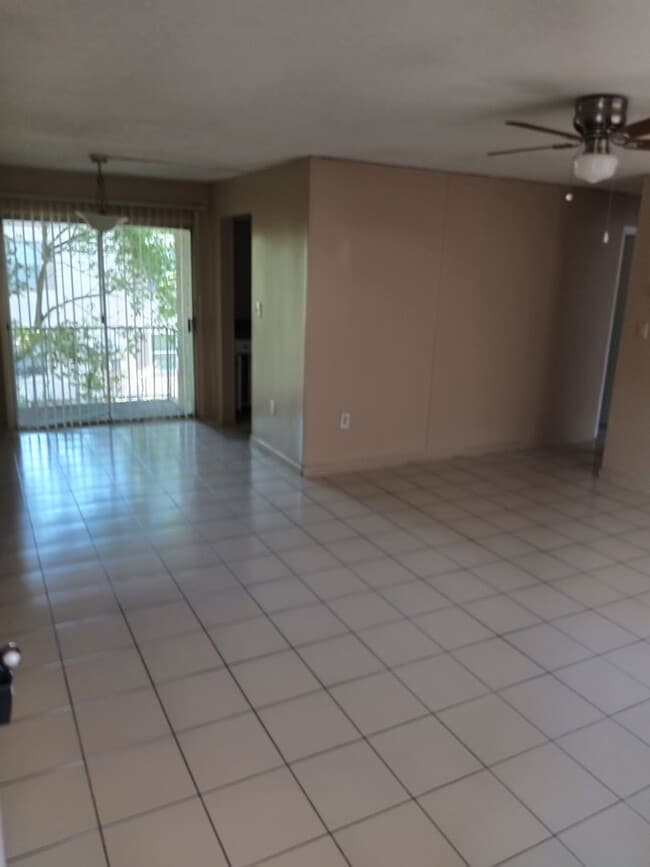 Photo - 1924 Honour Rd Unit 4