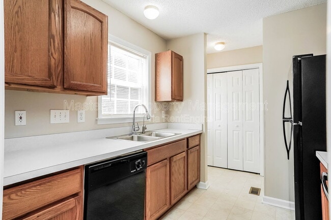 Photo - 317 Cross Hill Ln