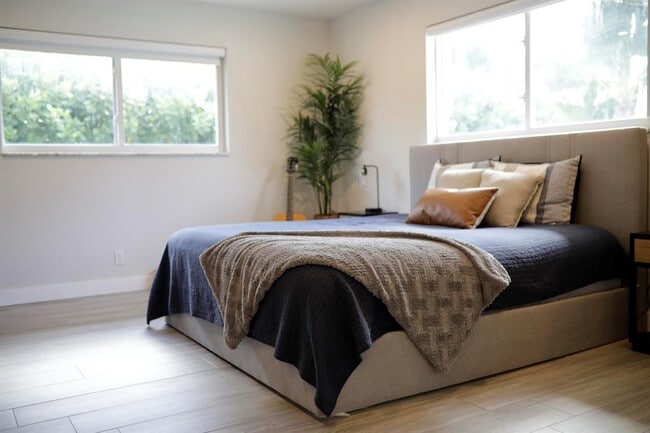 Photo - 2730 NE 40th Ct