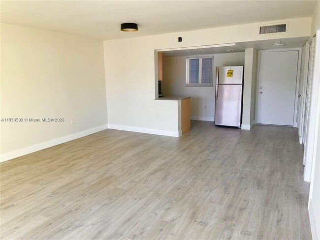 Building Photo - 3626 NE 168th St Unit 404 Rental