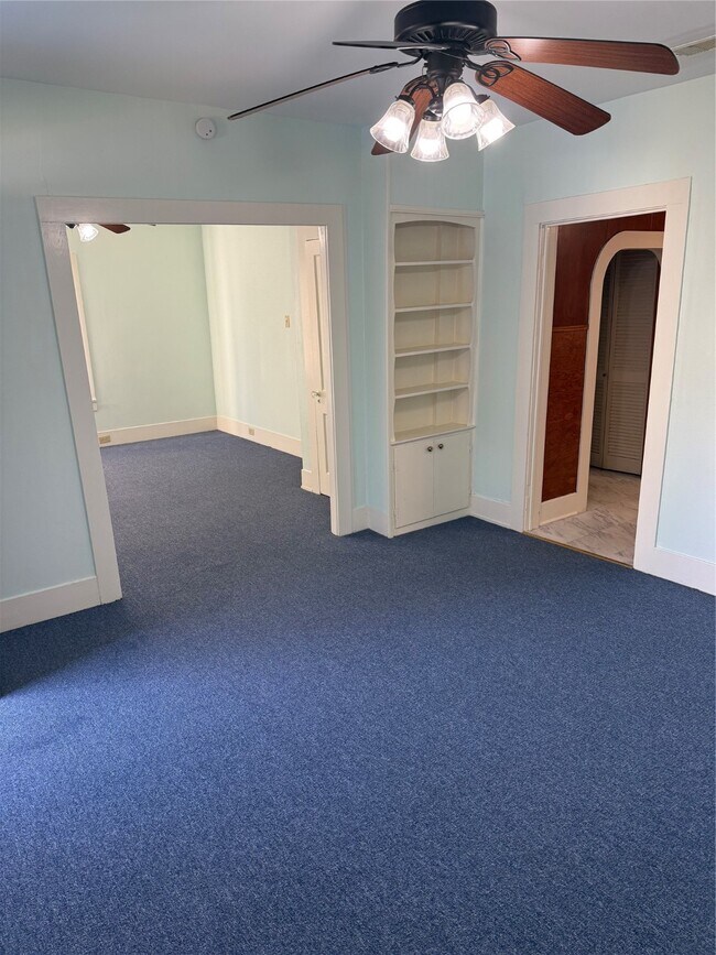 Photo - 4407 Avenue S 1/2