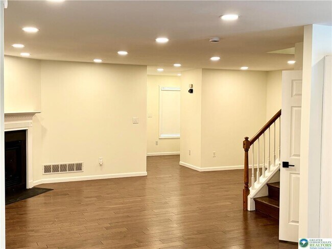 Photo - 1319 Mohr Cir