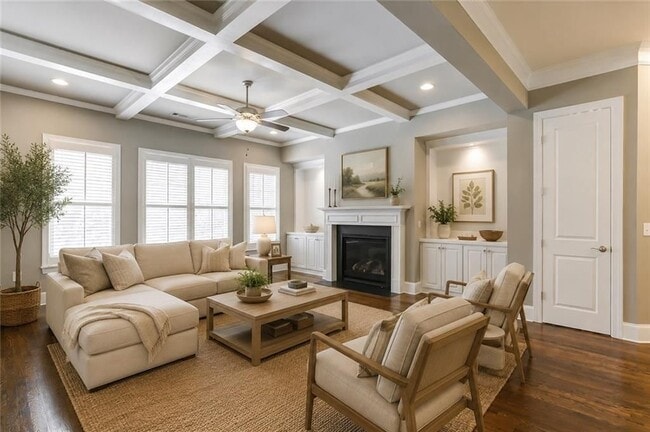 Photo - 914 Canterbury Ln NE