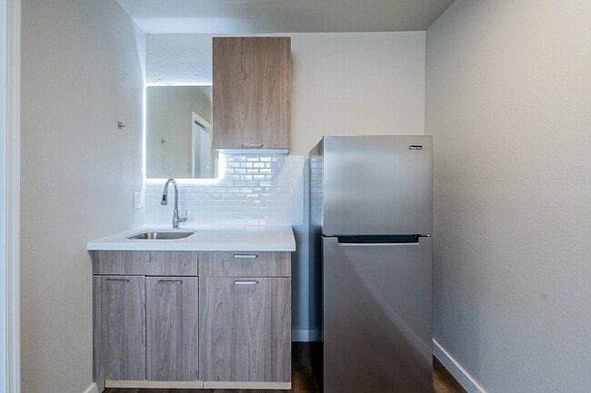 Photo - Sunset Sound Studio Apartments